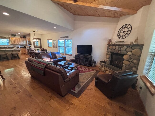 Foto del edificio - Truckee Ski Lease Available