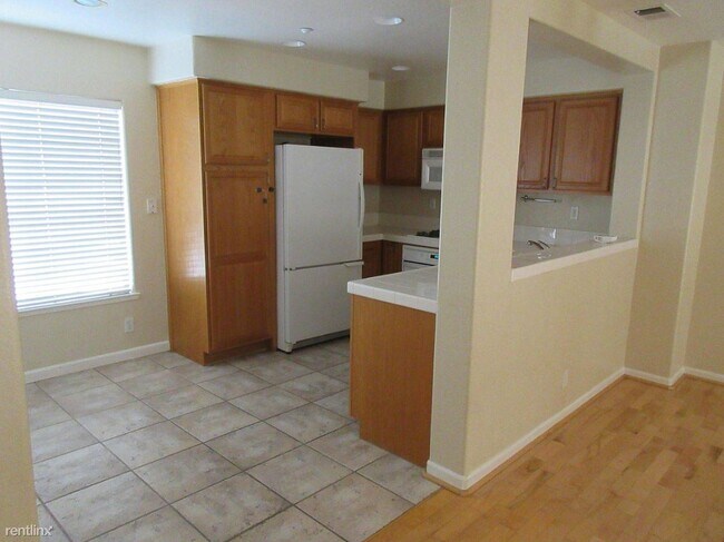 Building Photo - 954 Costen Ct