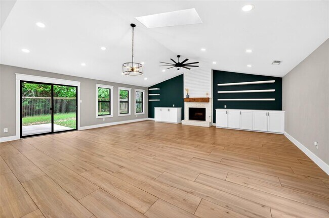 Foto del edificio - 6703 Danwood Dr