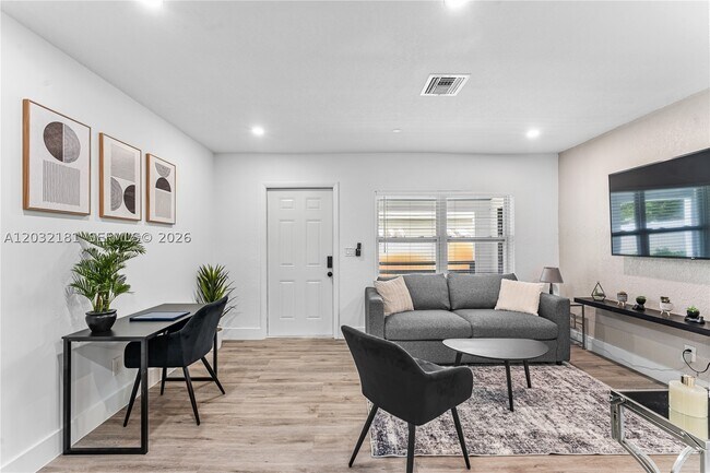 Foto del edificio - 1521 NE 118th St