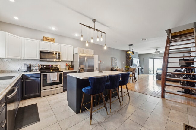 Building Photo - 813 N 15th St