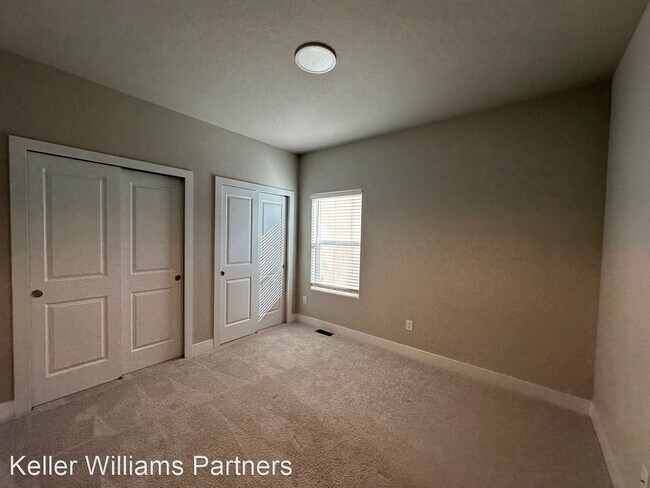 Foto del edificio - 6 br, 3 bath House - 6639 Tumble Creek Dr