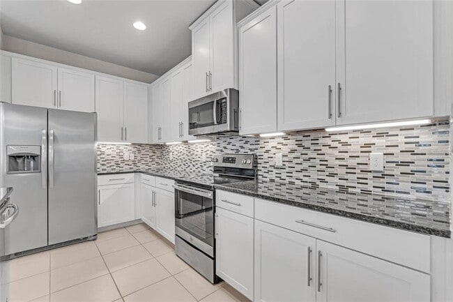Building Photo - 569 Bethesda Ct