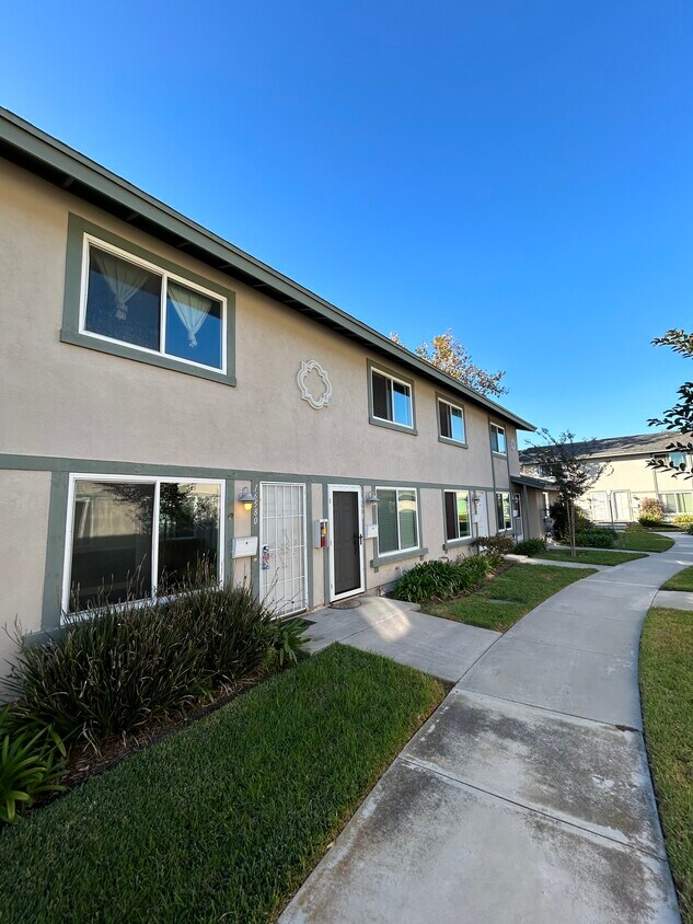 Primary Photo - 16580 Nube Ln