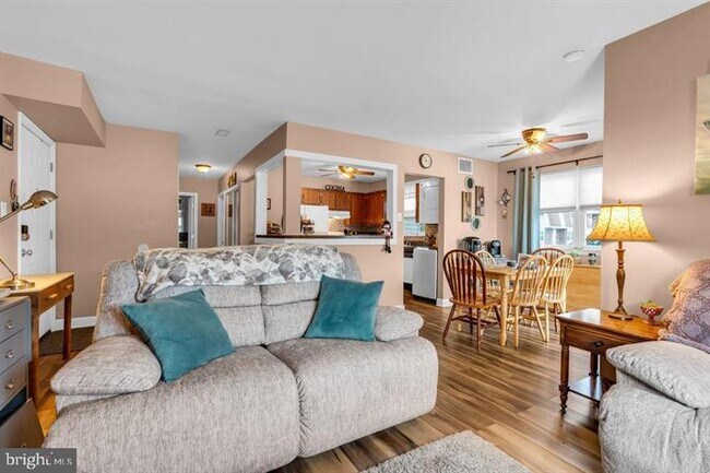 Foto del edificio - 27 Florence Tollgate Pl