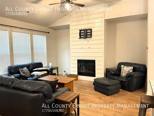 Foto del edificio - Wonderful Ranch Home in Flowery Branch
