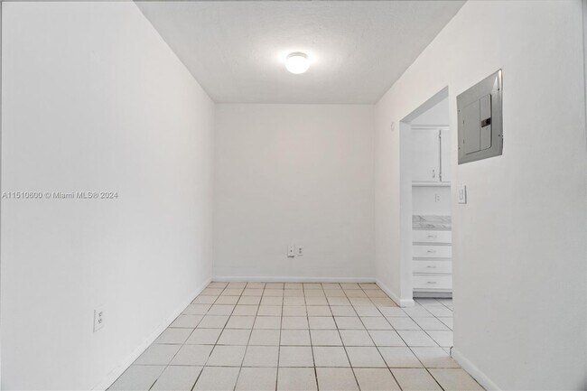 Building Photo - 12655 NE 16th Ave