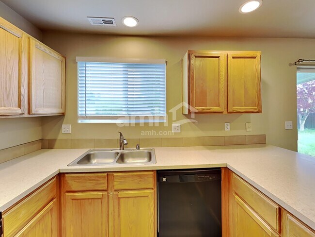Foto del edificio - 19612 13th Avenue Ct E