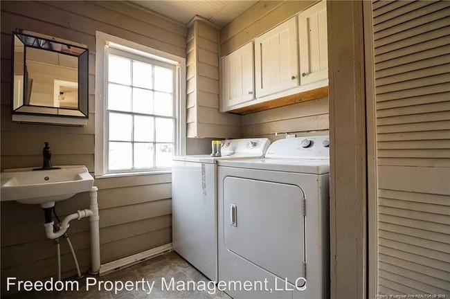 Foto del edificio - 2 br, 1 bath House - 6419 Blake Rd