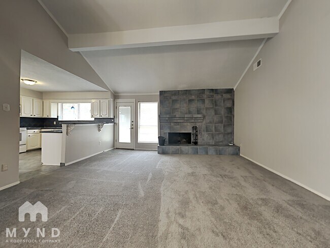 Building Photo - 2030 Lexington Woods Dr
