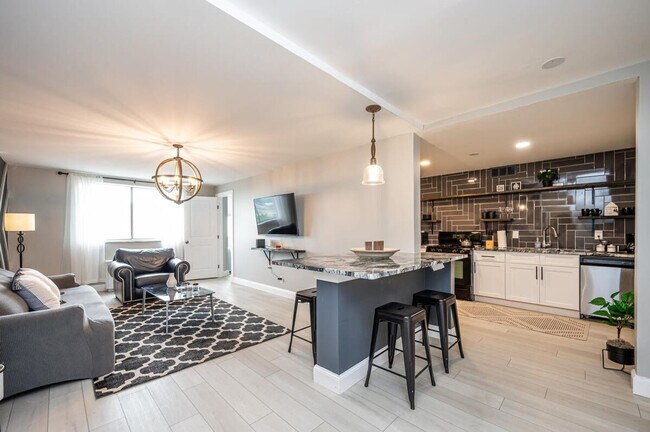 Building Photo - 215 Piedmont Ave NE