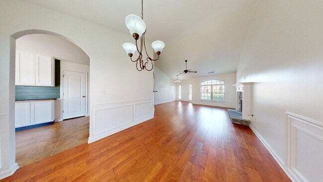 Building Photo - AVAILABLE NOW! Cozy 3 bed, 2 bath home in Wyndham Gates!