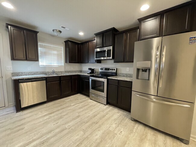 Foto del edificio - 201 Socket St