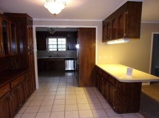 Building Photo - Pensacola sweet home