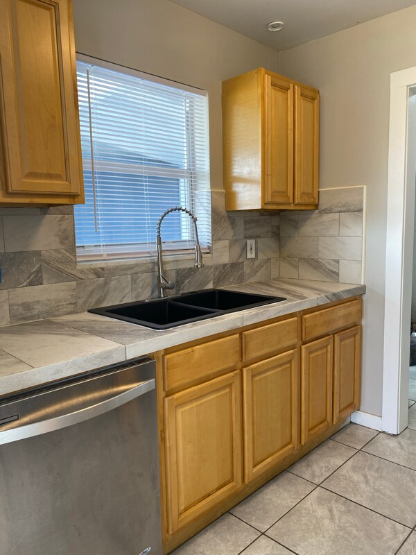 Foto del edificio - 2901 Garden Terrace NE