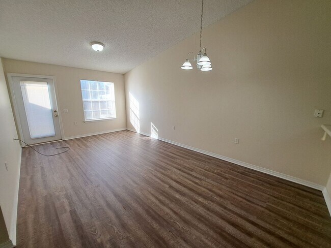 Building Photo - Stonebrook Dr.8069