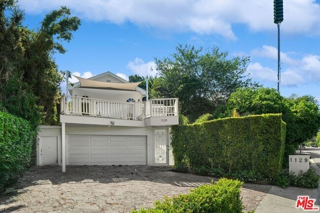 Building Photo - 1129 Benedict Canyon Drive