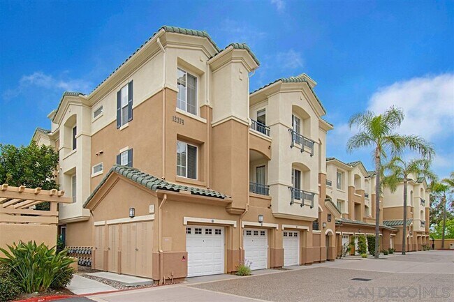 Foto del edificio - 12374 Carmel Country Rd