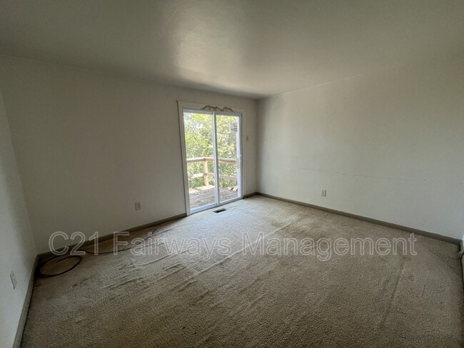 Foto del edificio - 339 Dersam St