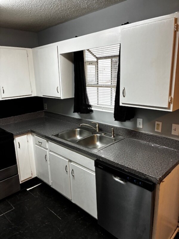 Foto del edificio - 111 E 1st St