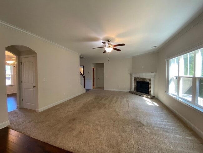 Building Photo - 5BR + # Full Bath Home in The Retreat at B...