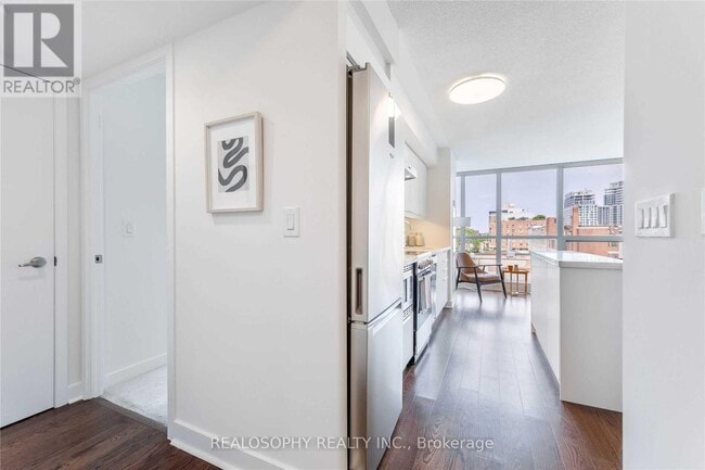 Photo du bâtiment - 320 Richmond St E