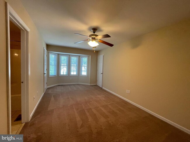 Building Photo - 202 Bell Tower Ct