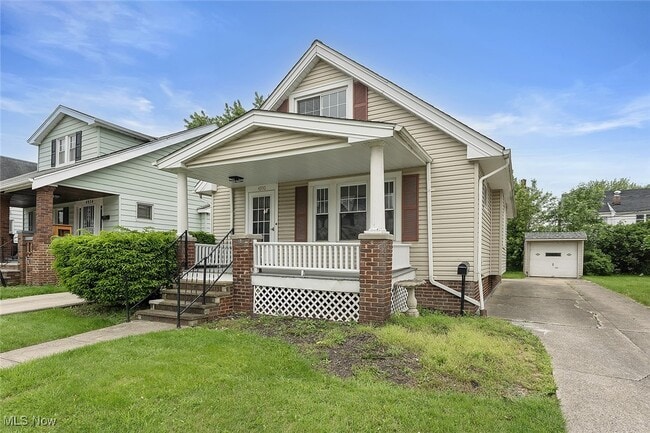 Building Photo - 4930 E 109th St