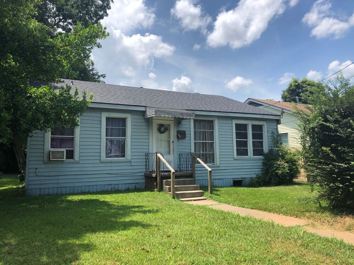 Foto principal - 701 Whittington St