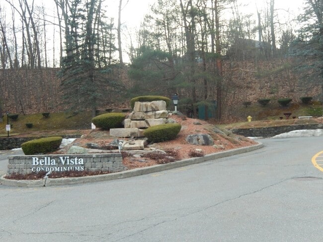 Building Photo - 875 John Fitch Hwy