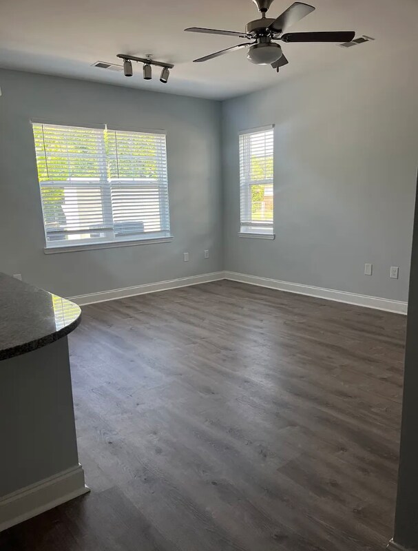 Foto del edificio - 28 Wedgefield Dr