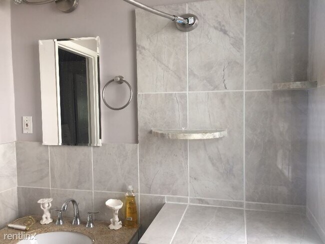 Foto del edificio - 2 br, 1 bath House - 617 East Moulton street