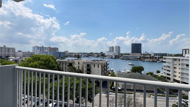 Foto del edificio - 137 Golden Isles Dr