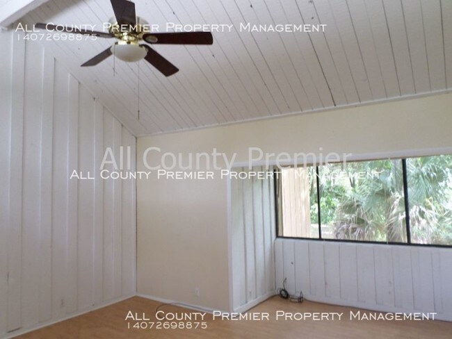 Building Photo - 235 Crown Oaks Way