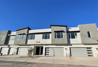 Building Photo - 701 N McQueen Rd