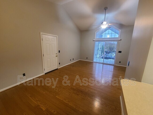 Building Photo - 1110 Westlynne Place