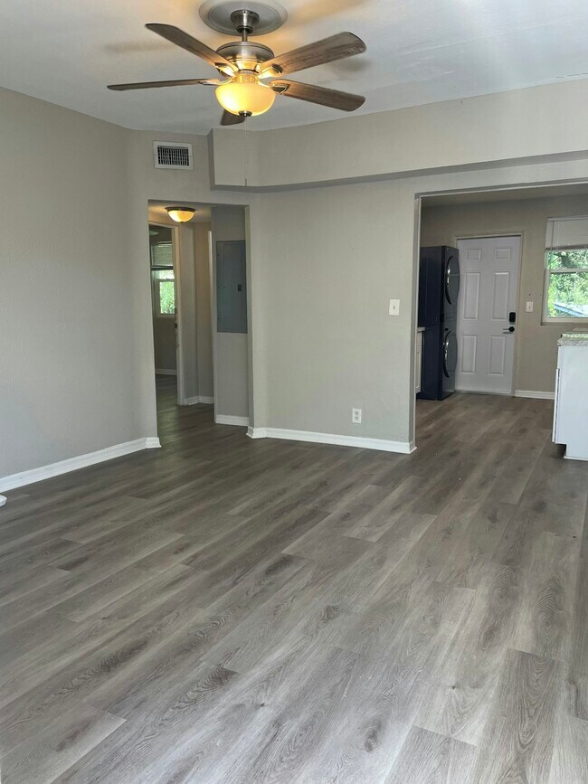 Foto del edificio - 1575 W 19th St