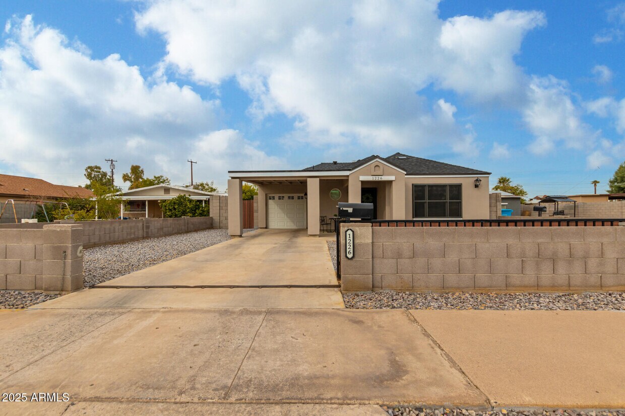 Foto principal - 1226 E Garfield St
