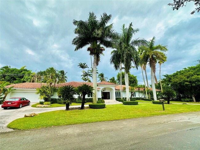 Building Photo - 575 Reinante Ave