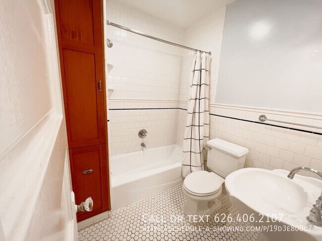 Foto del edificio - 1417 Grevelia St