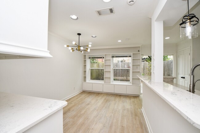Building Photo - 6114 Kirby Dr