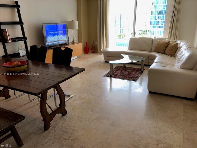 Foto del edificio - 1 br, 1 bath Condo - 1200 Brickell Bay Dr ...