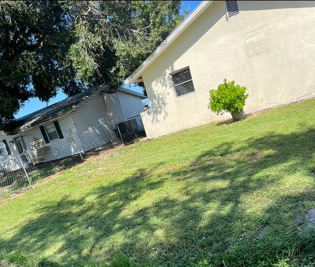 Foto del edificio - 213 10th St NW