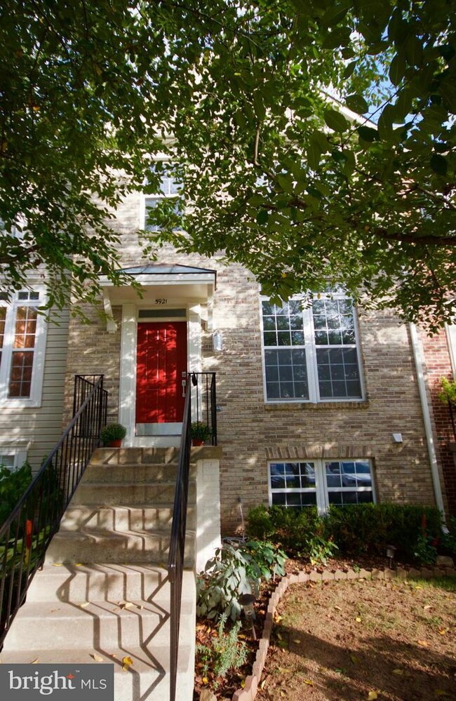 Building Photo - 5921 Raina Dr