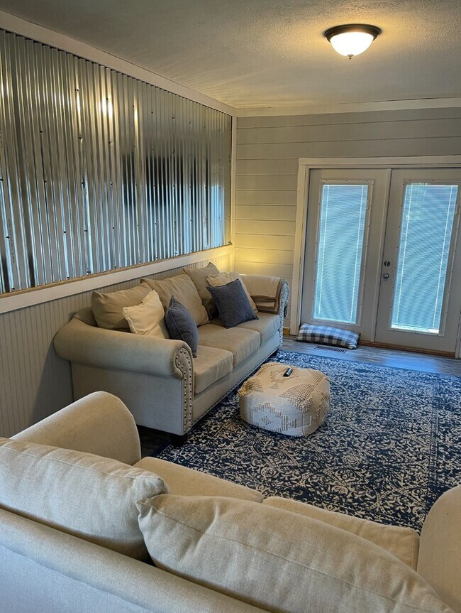 Foto del edificio - 350 Henry St NW