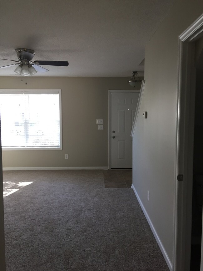 Building Photo - 808 Woodside Park Ln