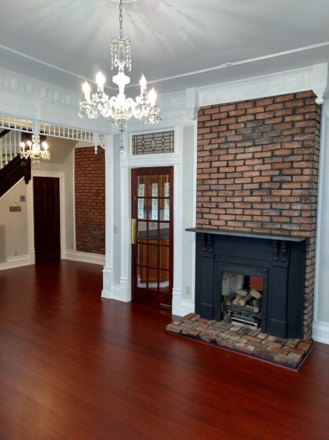 Building Photo - 4521 St Elmo Ave