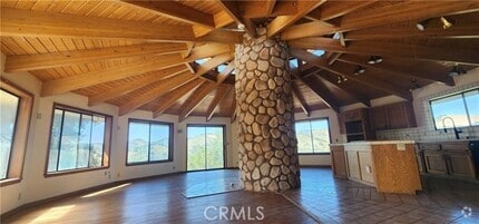 Building Photo - 984 Upper Los Berros Rd