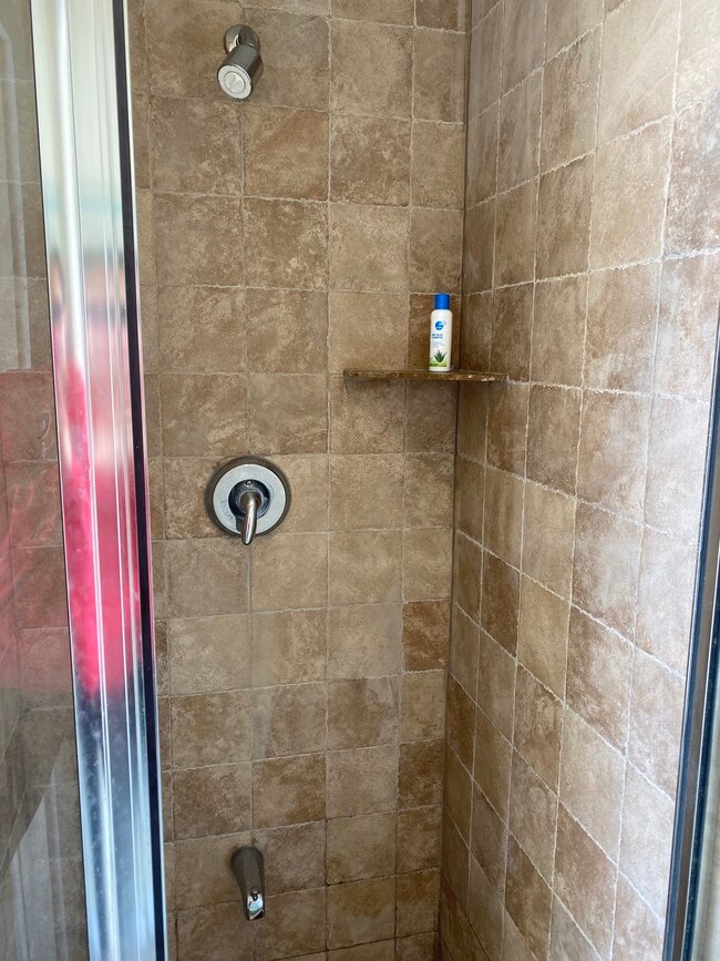 Shower - 15 Sumner Ave