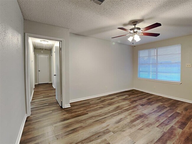Foto del edificio - 4211 Hartsville Rd